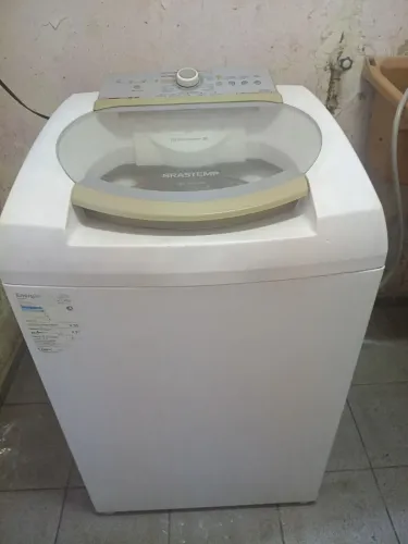 Máquina de lavar funcionando 11kg