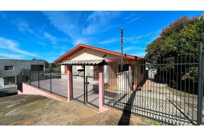 Casa com 5 dormitórios no bairro Santa Maria