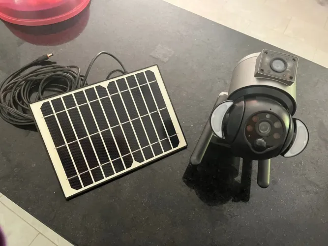 Câmera energia solar com chip