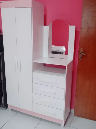Guarda roupas infantil 