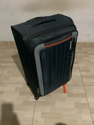 Mala gigante de viagem Shopee image
