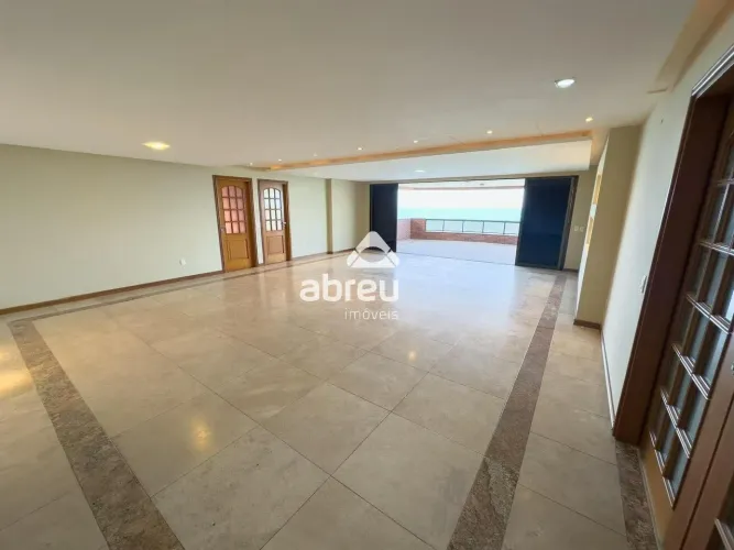 Apartamento de alto padrão à venda no Condomínio Aldebaran, na Praia de Areia Preta, com v