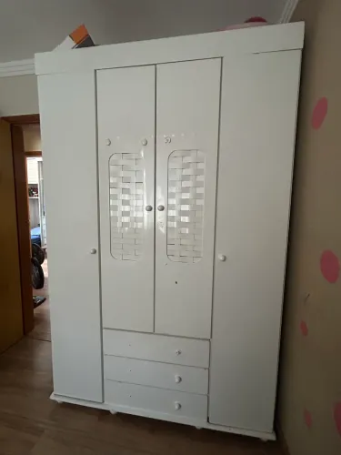 Guarda roupa infantil 4 portas