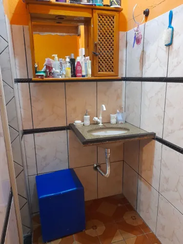 Alugo casa disponível para visita.