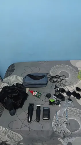 Vendo kit profissional barbeiro KEMEI estado de novo da loja 