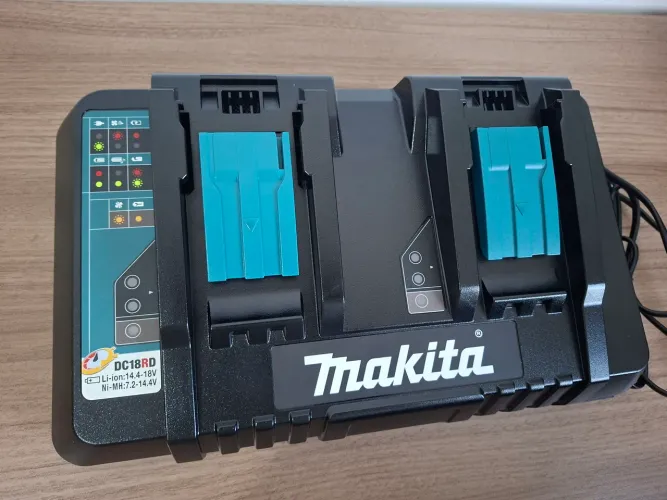 Carregador duplo makita 220v