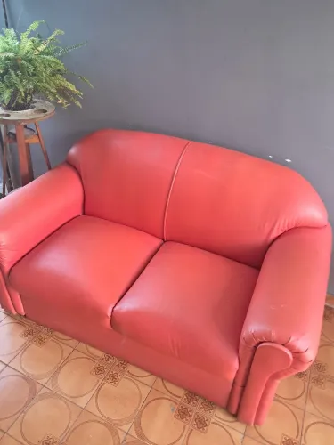 Sofá Vintage 2/3 lugares em Corino Vermelho