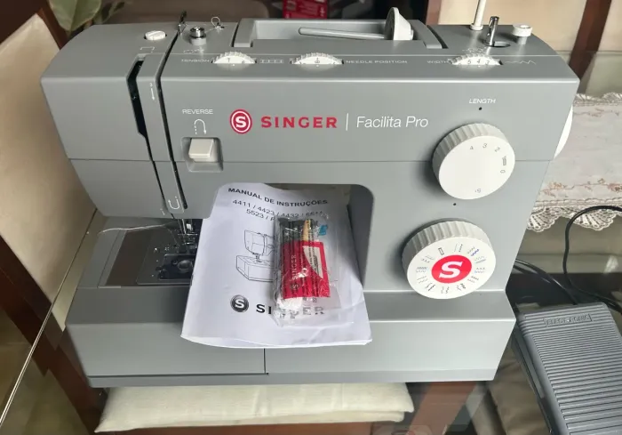 Máquina de costura Singer Falicita Pro 4423