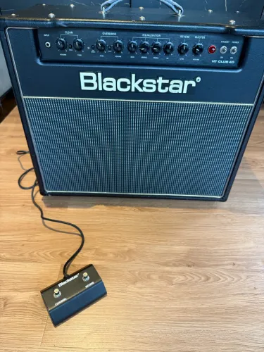 Amplificador black star HT club 40 valvulado 40w c/ footswitch 127v