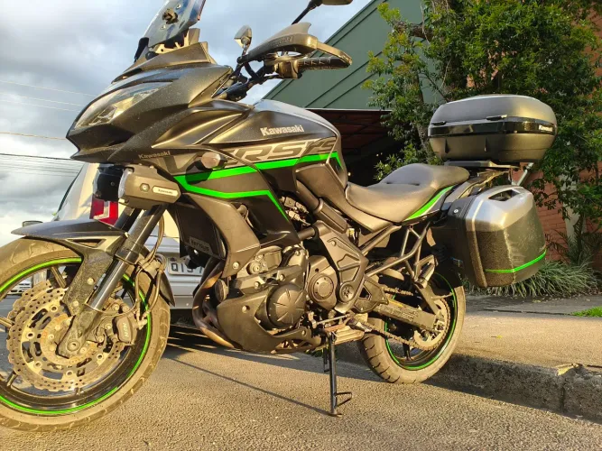 OPORTUNIDADE. VENDO OU TROCO Kawasaki Versys 650 2019.