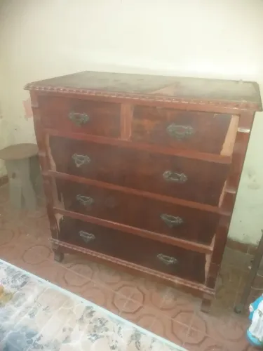 Gaveteiro antigo clássico