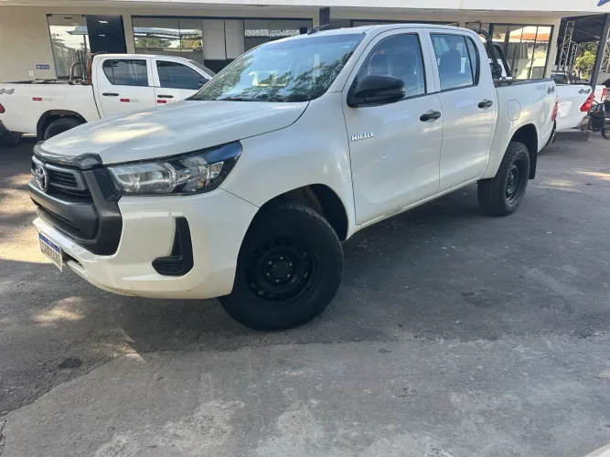 Toyota Hilux CD 4X4 2.8 Diesel Mec. 2023