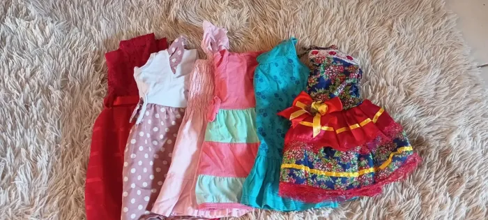 Lote de Roupas De Menina ?