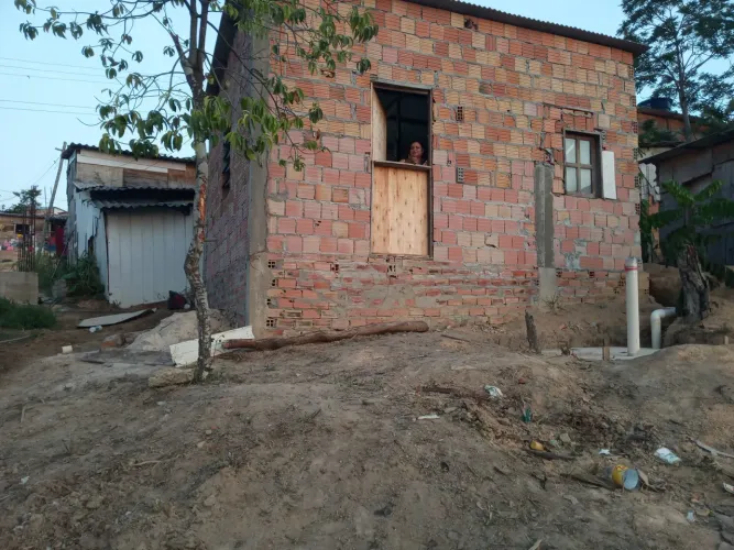 Vende-se está casa, motivo viagem