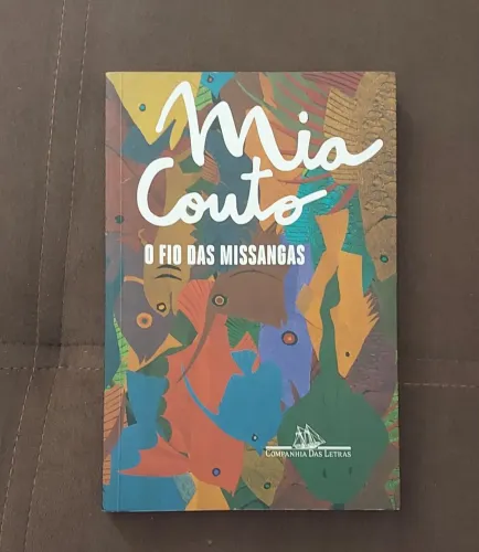 VENDO LIVRO O FIO DAS MISSANGAS.
