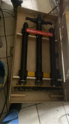 SikaBond Dispenser-5400, um aplicador pneumático profissional da marca Sika
