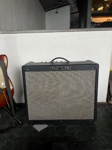Amplificador Fender Deville 2x12 USA