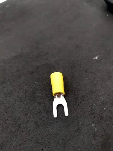 Terminal Garfo Forquilha Pré Isolado 2,7 A 6mm Amarelo (100 pçs