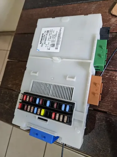 B4 Volvo XC60 e outros Modulo de controle (Control Module Unit 7g9t-14c256-fa 30765624ae H