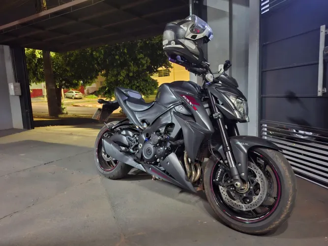 GSX S 1000 POUCO KM 