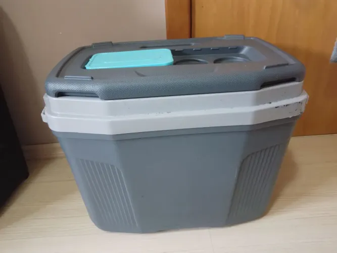 Caixa térmica Termolar Nova 32L