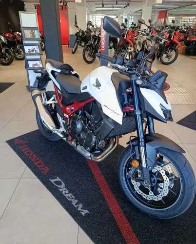 CB 750 HORNET PROMOÇÃO 2026