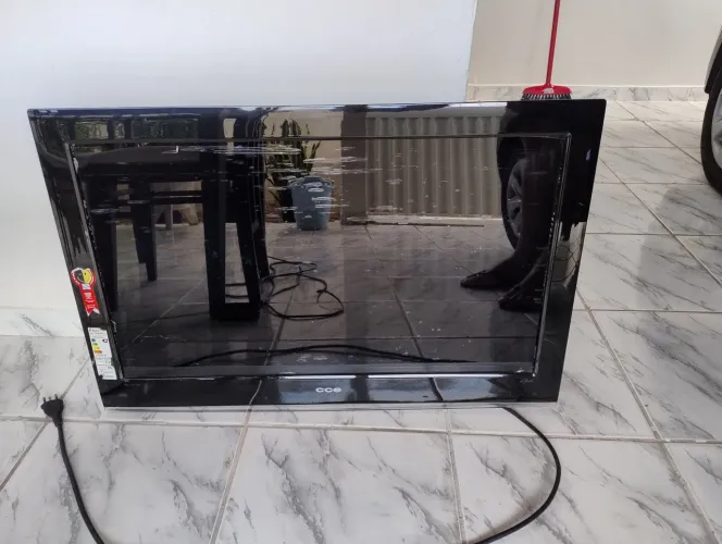 Tv com defeito, não liga.