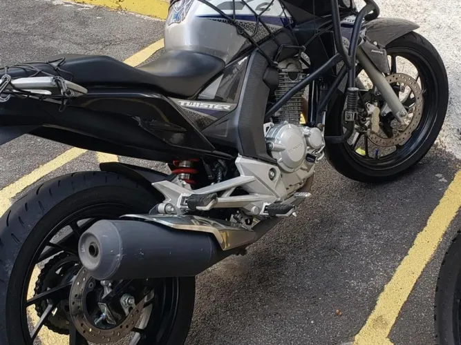 CB TWISTER