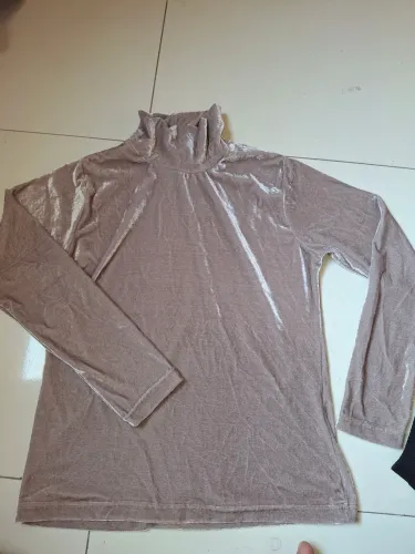Blusa veludo molhado bege gelo gg