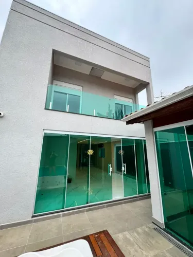 Sobrado para aluguel com 300 metros quadrados com 3 quartos