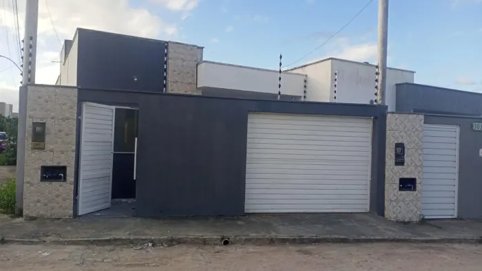 Alugo casa 2/4