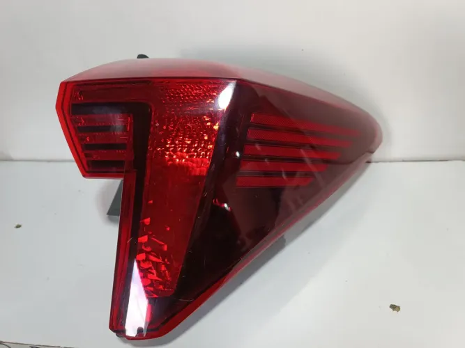 Lanterna Direita Hyundai HB20 Hatch 2023/2026 Sem LED Original 