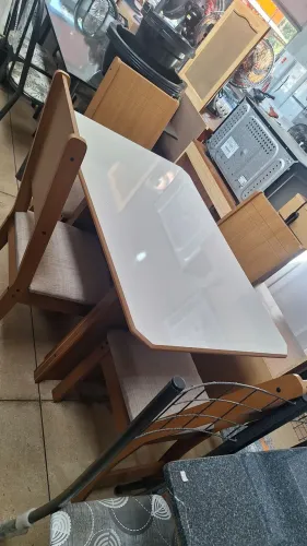 Mesa 4 cadeiras MDF
