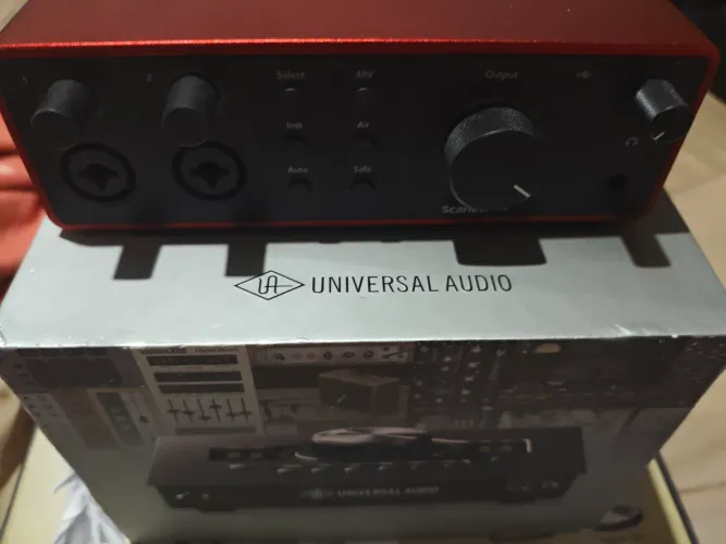Focusrite Scarlett 4i4 4rd Gen = Nível Universal Audio Apollo Antelope !!! Native Komplete