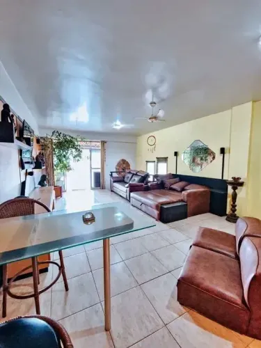 Praia do Forte/Cabo Frio-Maior e melhor pé na areia da cidade.Magnifica cobertura duplex,3