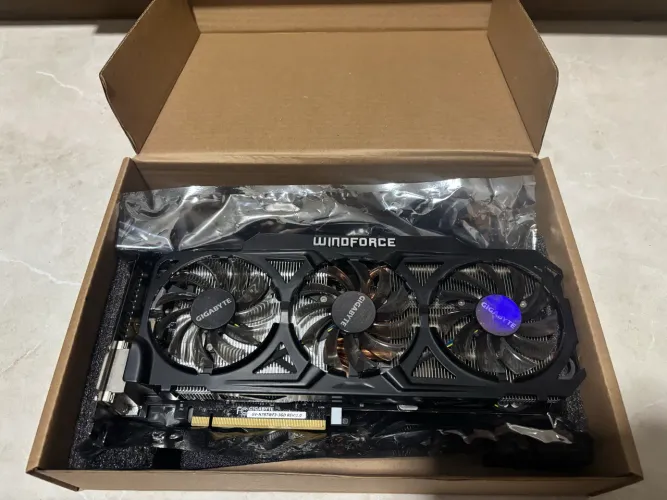 GTX 780 TI 3GB Gigabyte windforce triple fan