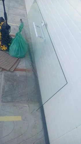 PORTA DE VIDRO 70 DE LARGURA E 2.10 DE ALTURA COMPLETA