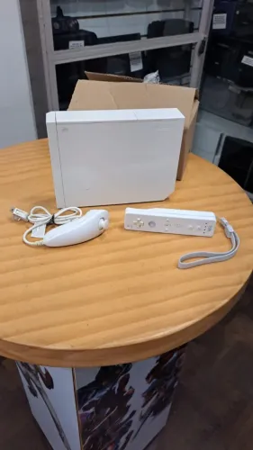 Nintendo Wii com 1 Controle e Jogos na Memoria apenas R$400,00 no Pix