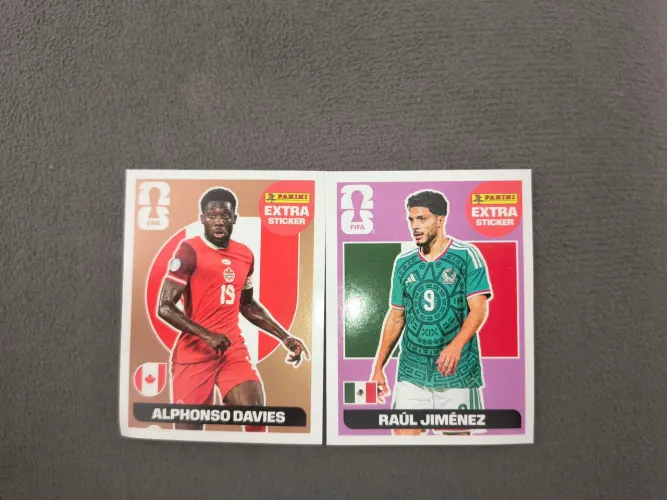 Alphonso Davies bronze e Raul jimenez regular
