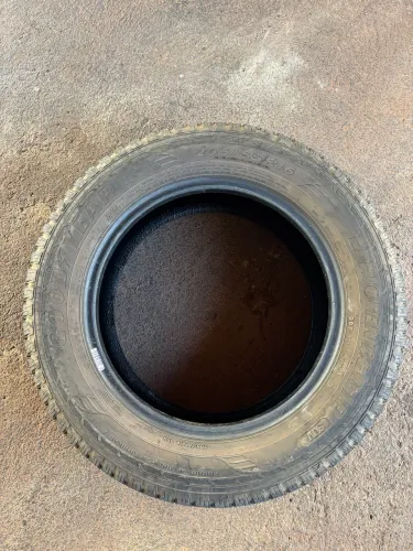 Vende-se pneu Goodyear 205/65R16