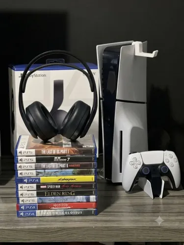 PlayStation 5 Slim com Leitor, Headset Pulse 3D Preto, Base de Carga 10 Jogos