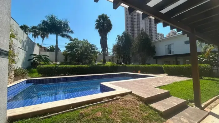 Vendo ou alugo Casa Alto Padrão em Cuiabá