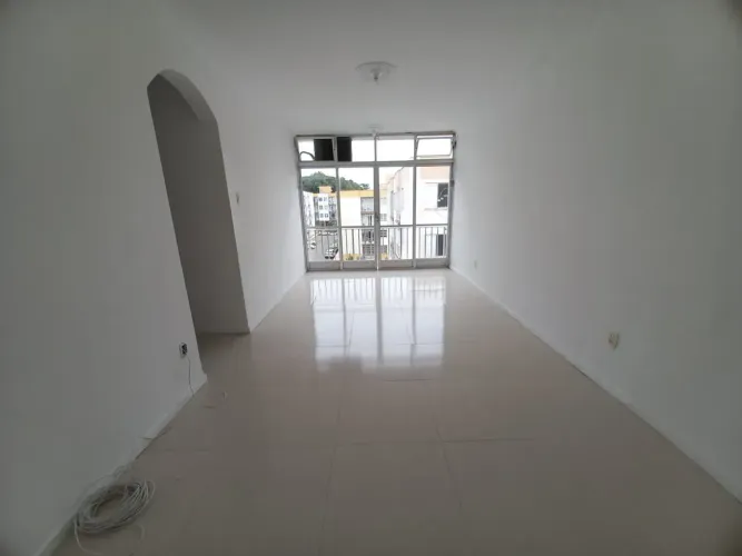 Imóvel para aluguel e venda tem 65 metros quadrados com 2 quartos em Abraão - Florianópoli