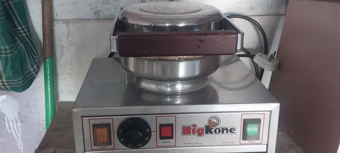 Máquina de fazer casquinha de sorvete big kone