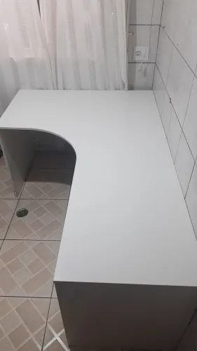 Mesa de escritório em MDF 