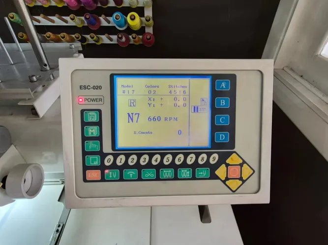 Máquina de bordar sansei 12 cores 2 cabeças