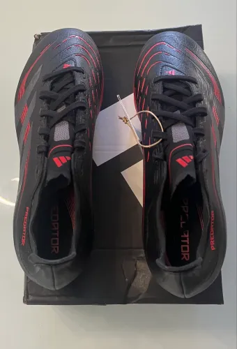 Chuteira Adidas Predator League Campo