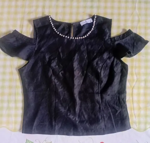 Blusa preta em pedraria Valentina modas