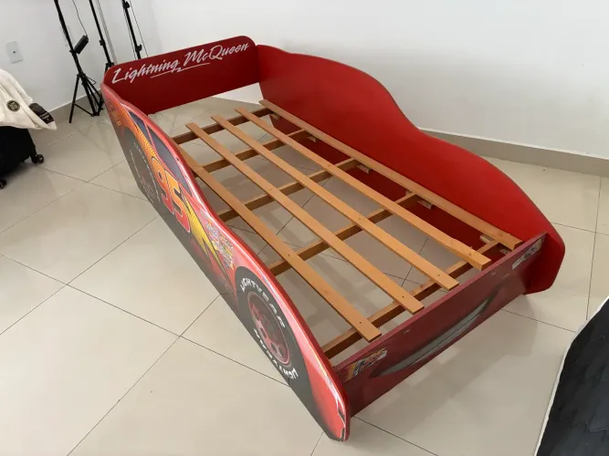 Cama infantil Lightning McQueen ( filme Carros )