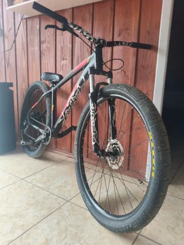 Troco bike por pc, pneu maxxis novo bike tá inteira